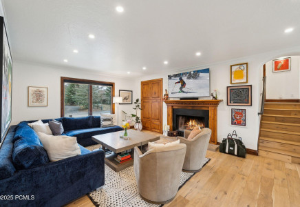 Image for 2407  Holiday Ranch Loop Road