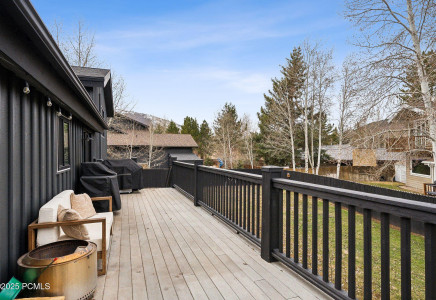Image for 2407  Holiday Ranch Loop Road