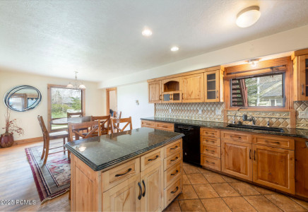 Image for 2003  Venus Court