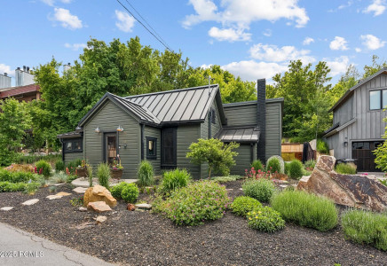 Image for 1439  Woodside Avenue