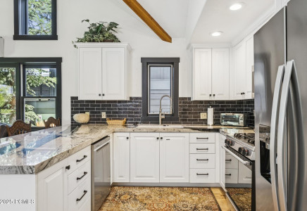 Image for 954  Empire Avenue