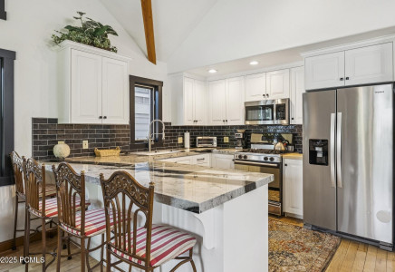 Image for 954  Empire Avenue