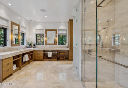 Image for 2505 W White Pine Lane