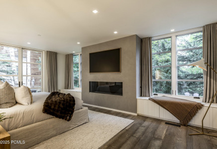 Image for 130  Webster Court