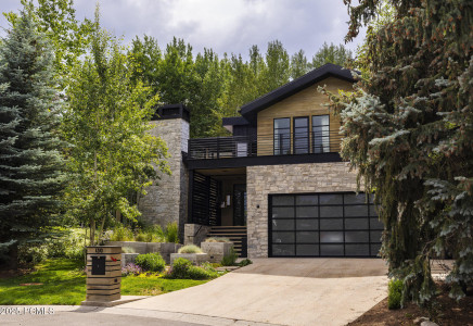 Image for 130  Webster Court