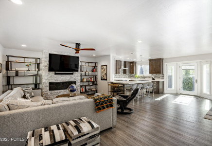 Image for 2830  Holiday Ranch Loop Road