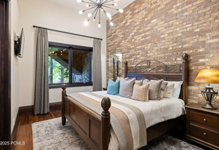 Image for 9985  Summit View Drive