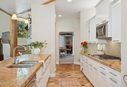 Image for 5  Augusta Court