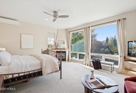 Image for 5  Augusta Court