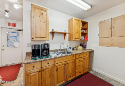 Image for 525  Park Avenue