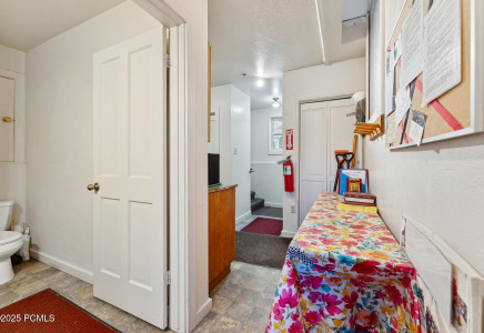 Image for 525  Park Avenue