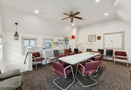 Image for 525  Park Avenue