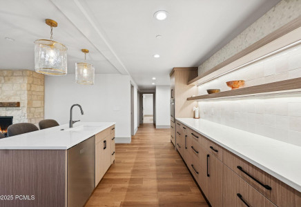 Image for 2083  Three Kings Court