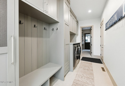 Image for 2083  Three Kings Court