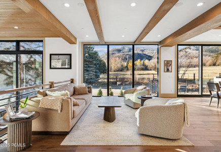 Image for 2083  Three Kings Court