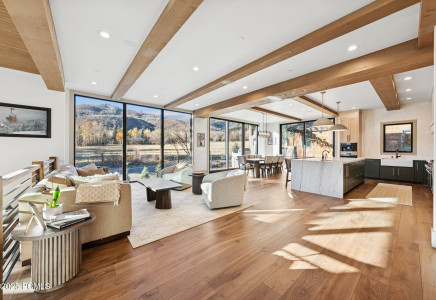 Image for 2083  Three Kings Court