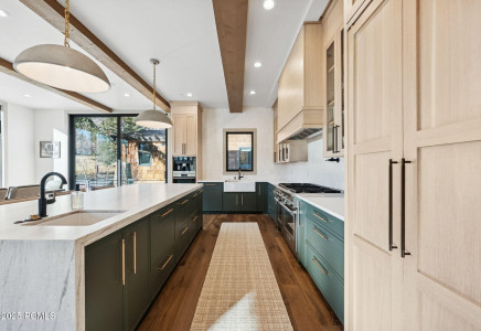 Image for 2083  Three Kings Court