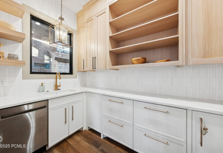 Image for 2083  Three Kings Court