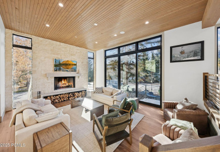 Image for 2083  Three Kings Court