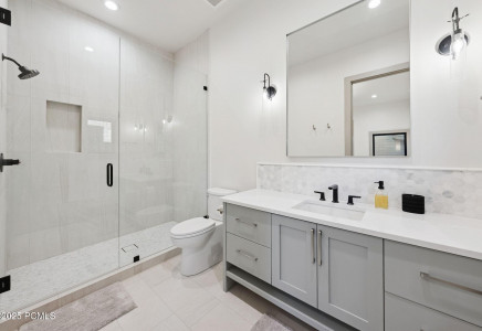 Image for 2083  Three Kings Court