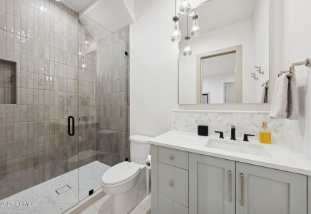 Image for 2083  Three Kings Court