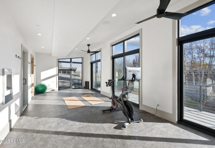 Image for 2083  Three Kings Court