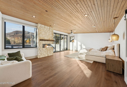 Image for 2083  Three Kings Court