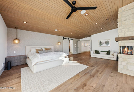 Image for 2083  Three Kings Court