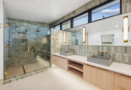 Image for 2083  Three Kings Court