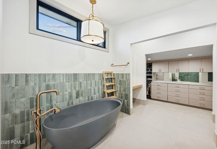 Image for 2083  Three Kings Court