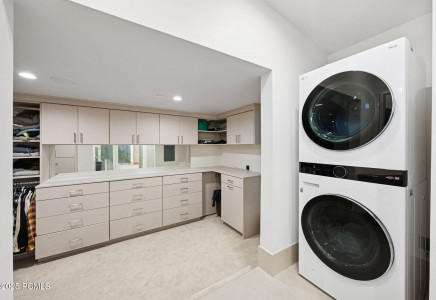 Image for 2083  Three Kings Court