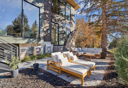 Image for 2083  Three Kings Court