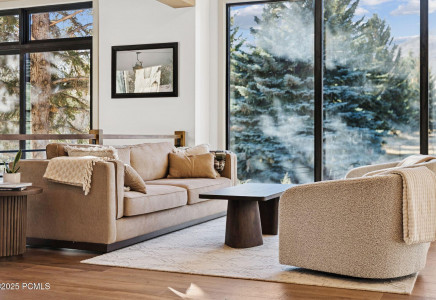 Image for 2083  Three Kings Court