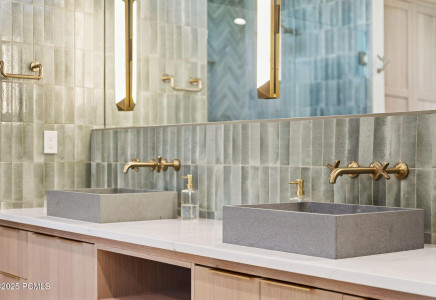 Image for 2083  Three Kings Court