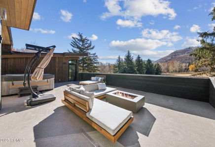 Image for 2083  Three Kings Court