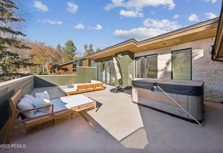 Image for 2083  Three Kings Court