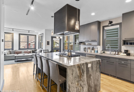 Image for 1199  Empire Avenue