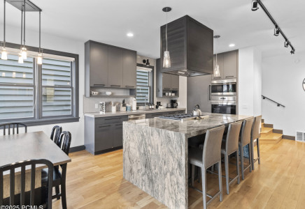 Image for 1199  Empire Avenue