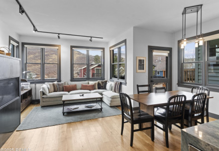 Image for 1199  Empire Avenue