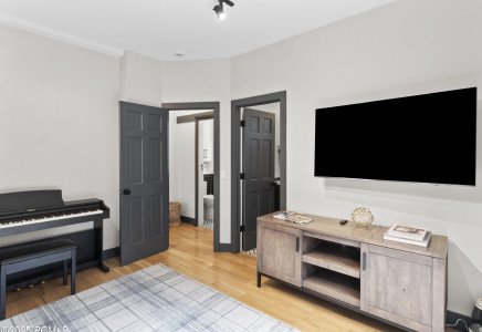 Image for 1199  Empire Avenue