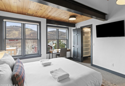 Image for 1199  Empire Avenue