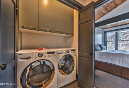 Image for 1199  Empire Avenue