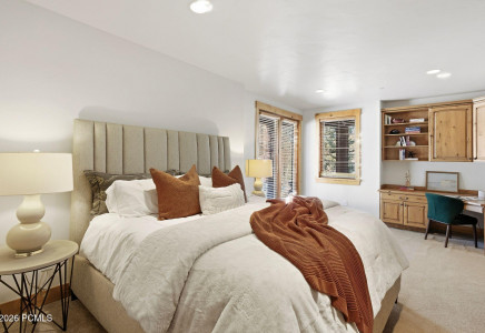 Image for 2490  Silver Cloud Drive