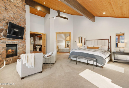 Image for 2490  Silver Cloud Drive