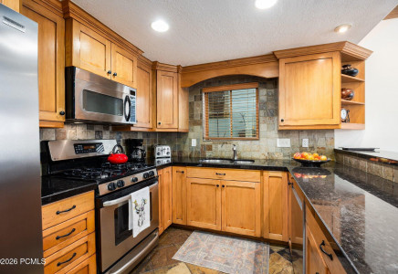 Image for 1203  Empire Avenue