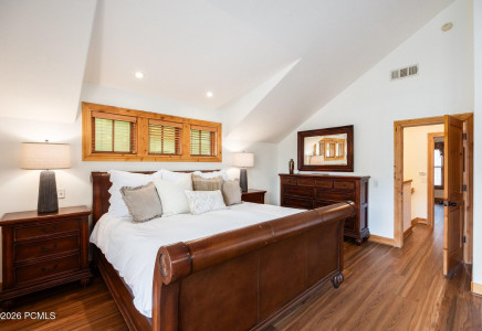 Image for 1203  Empire Avenue