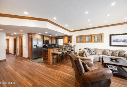 Image for 1203  Empire Avenue