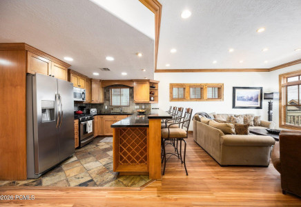 Image for 1203  Empire Avenue