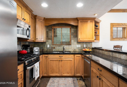 Image for 1203  Empire Avenue