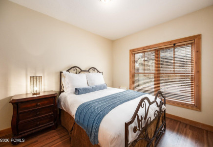 Image for 1203  Empire Avenue